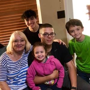 Meet your Posher, Sandra